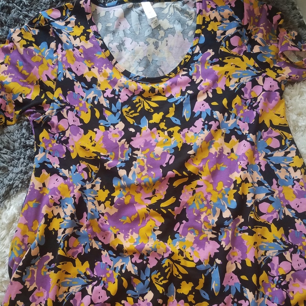 Perfect T Small LuLaRoe EUC